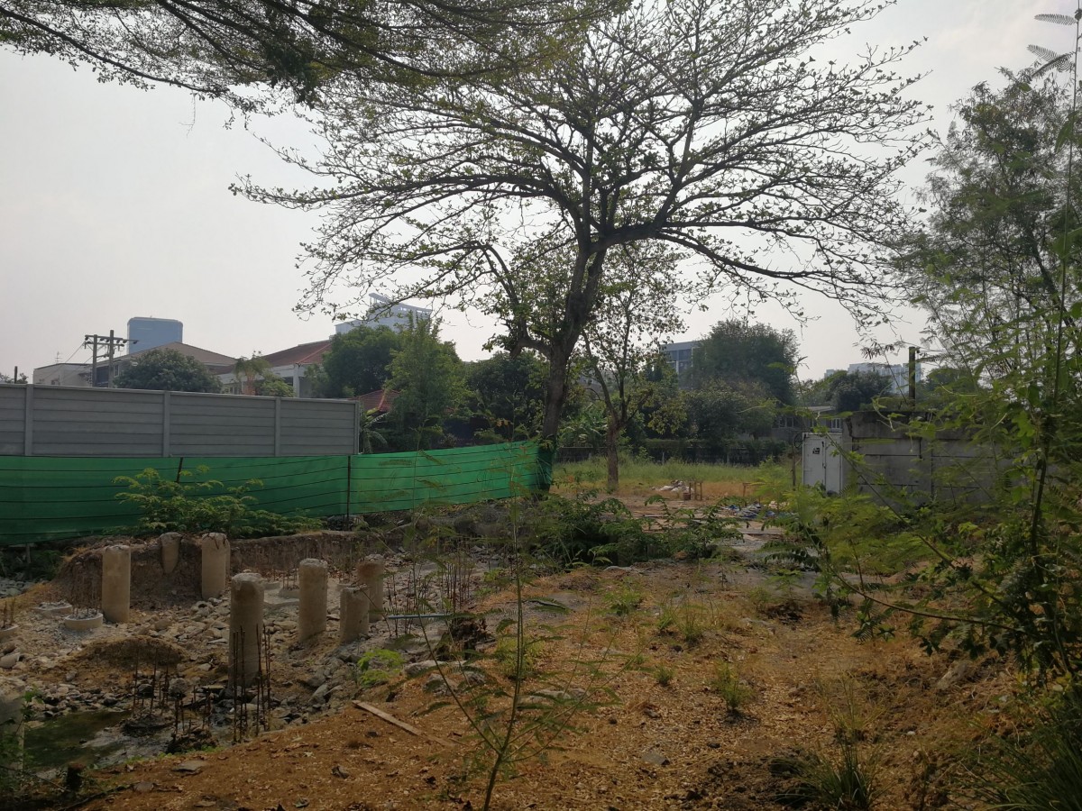 รับฝากขายบ้าน ที่ดิน กรุงเทพ นนทบุรี ปทุมธานี สมุทรปราการ | ขายด่วน ที่ดิน 2 ไร่ 1 งาน 47 ตร.ว.(947 ตร.ว.) ซอยลาดพร้าว 18 แยก14-1, ซอยวิภาวดี 16/27 แขวงจอมพล เขตจตุจักร กรุงเทพ รับฝากขายบ้าน ที่ดิน กรุงเทพ นนทบุรี ปทุมธานี สมุทรปราการ | ขายด่วน ที่ดิน 2 ไร่ 1 งาน 47 ตร.ว.(947 ตร.ว.) ซอยลาดพร้าว 18 แยก14-1, ซอยวิภาวดี 16/27 แขวงจอมพล เขตจตุจักร กรุงเทพ